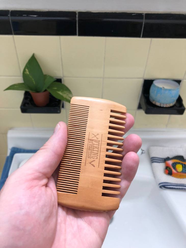 How to Use a Beard Comb to Apply Beard Balm