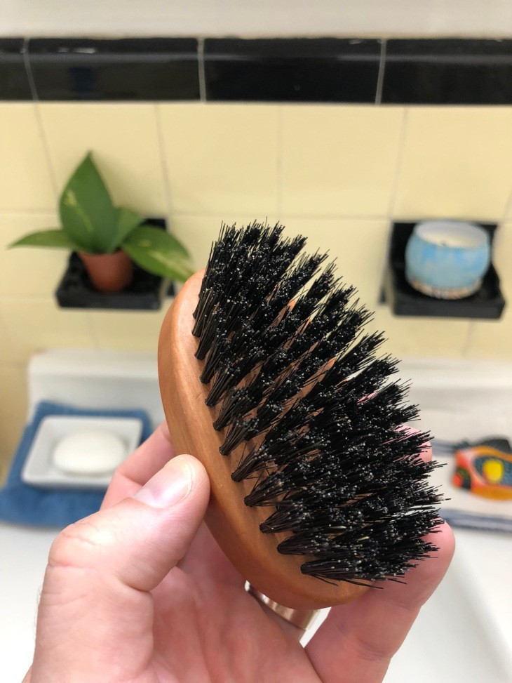 beard brush vs comb