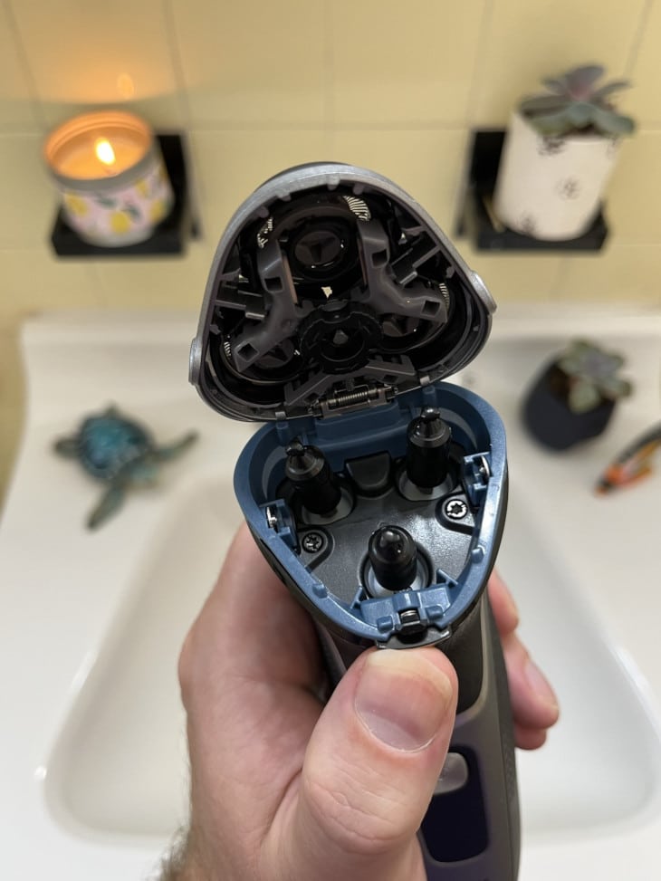 How to Clean Inside Your Rotary Shaver