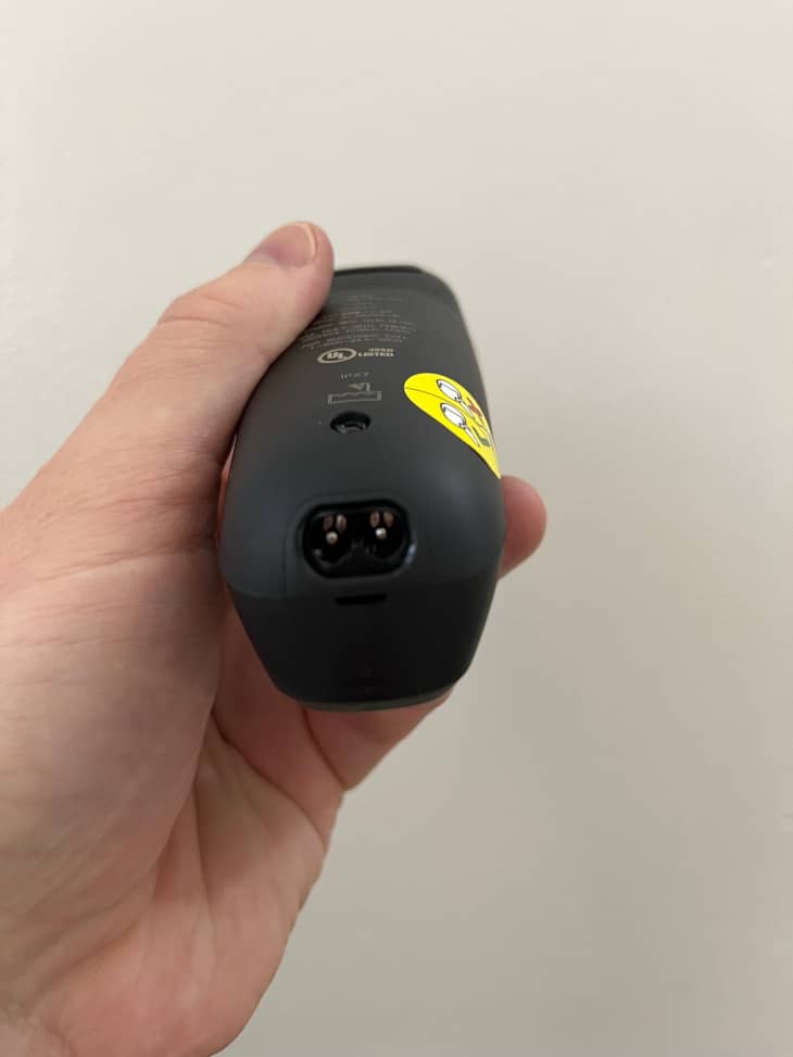 How to Charge Norelco 3800 (and how long it lasts on a charge)