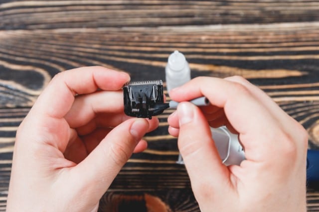 Assembling Beard Trimmer